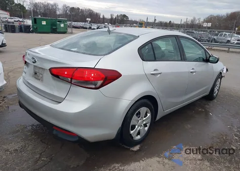 2017 Kia Forte Lx z USA, uszkodzony, nr VIN 3KPFL4A72HE045321